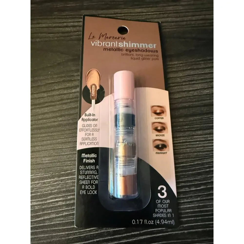 NIP Eyeshadow and Brushes Bundle (2)